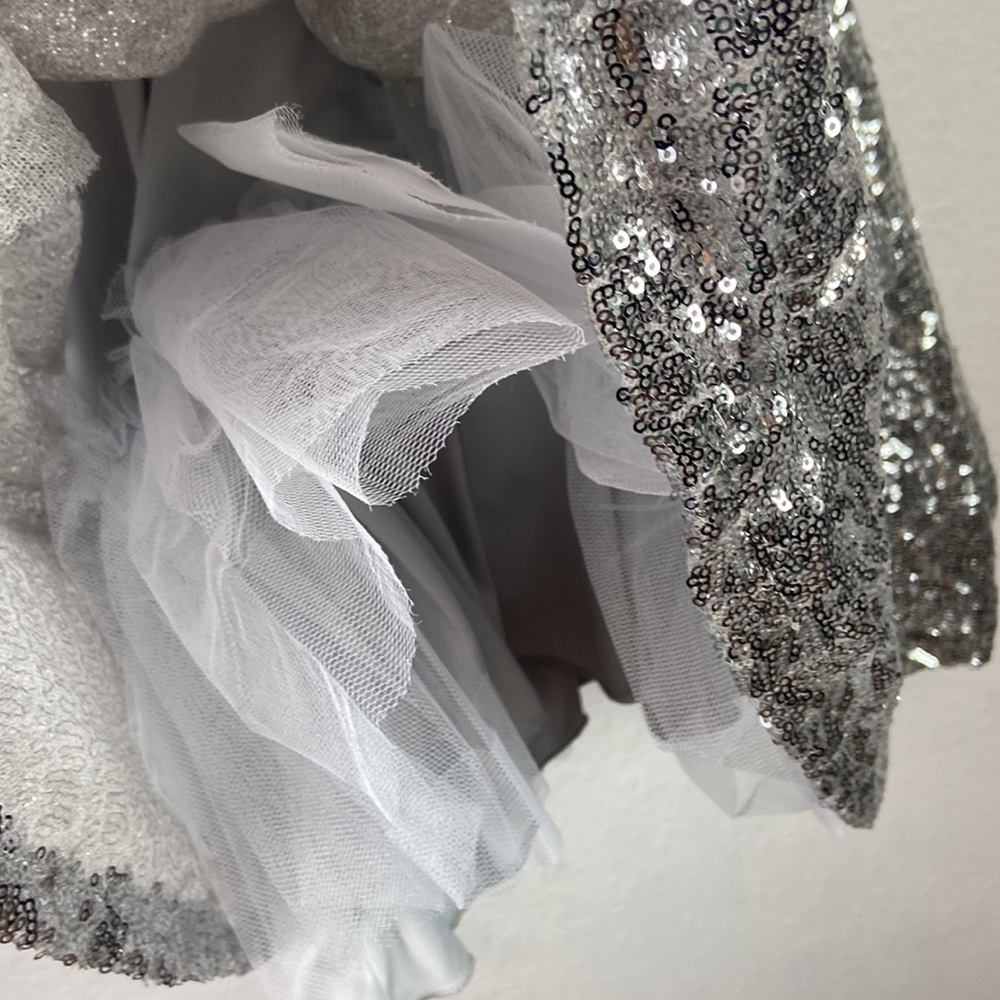 NWT B. Smart Silver sequin dress junior 9 - Picture 7 of 8